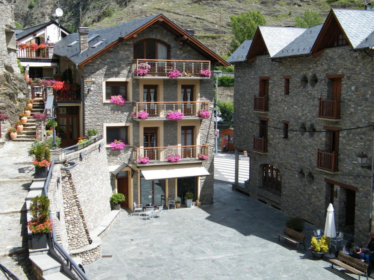 Hotel Lamoga Llavorsi Luaran gambar