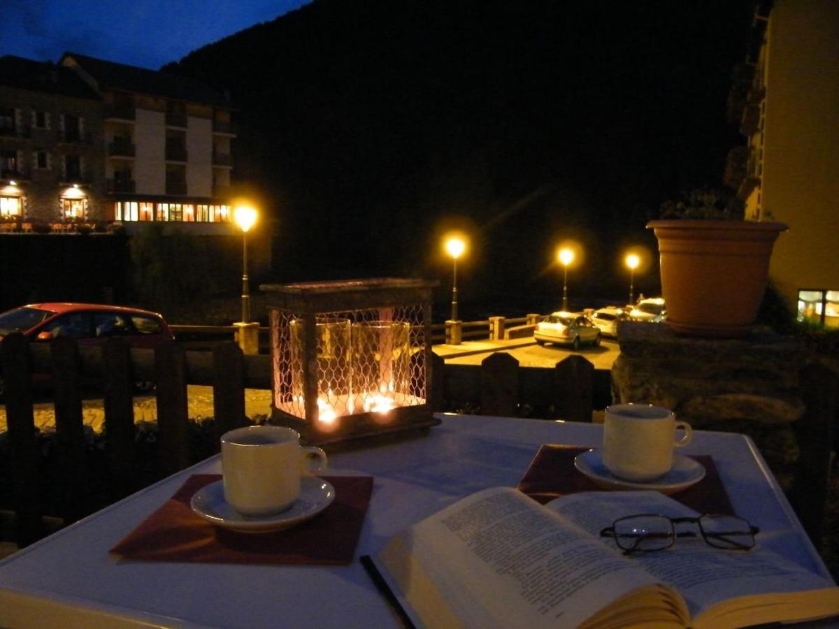 Hotel Lamoga Llavorsi Luaran gambar