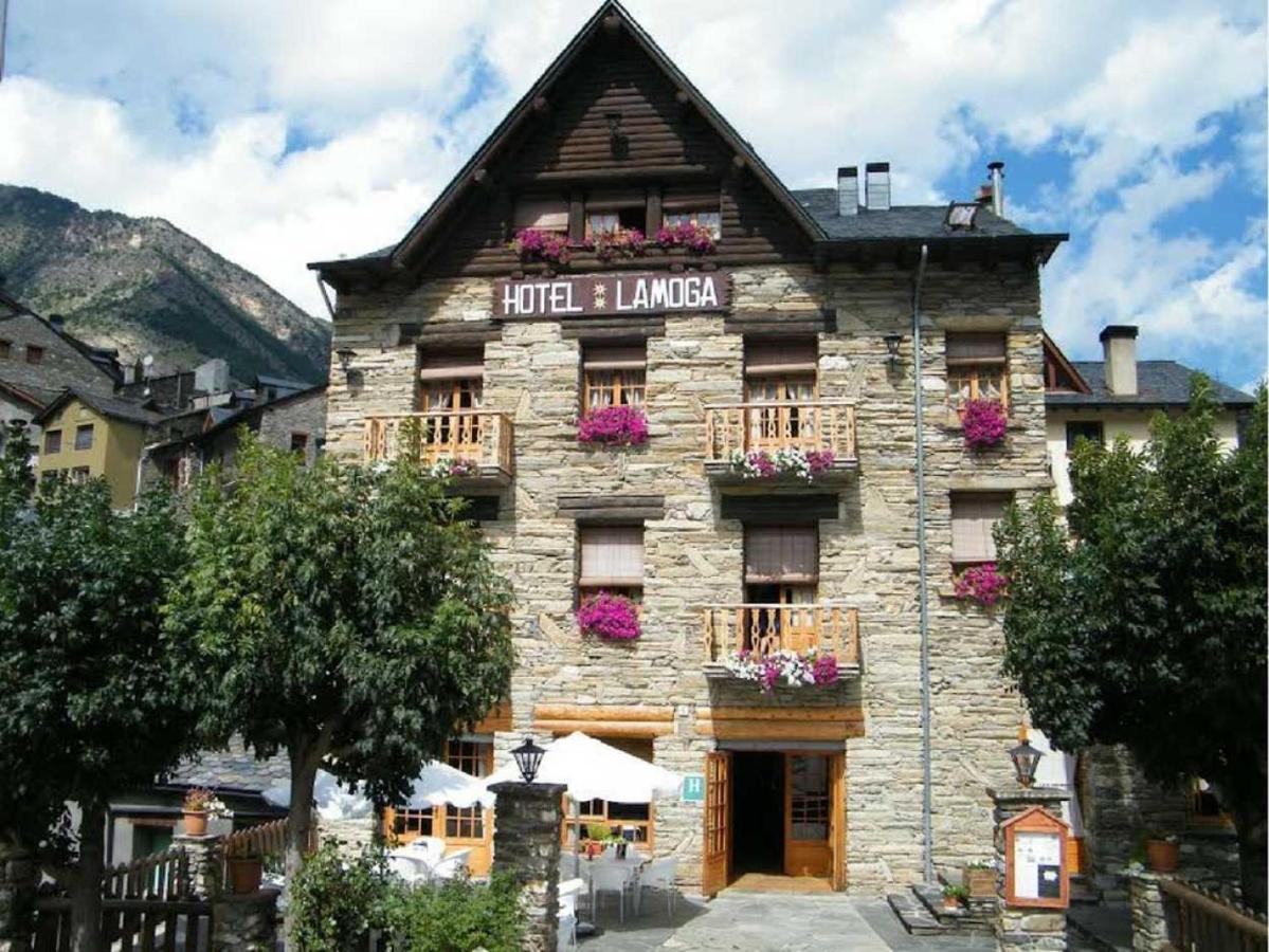 Hotel Lamoga Llavorsi Luaran gambar