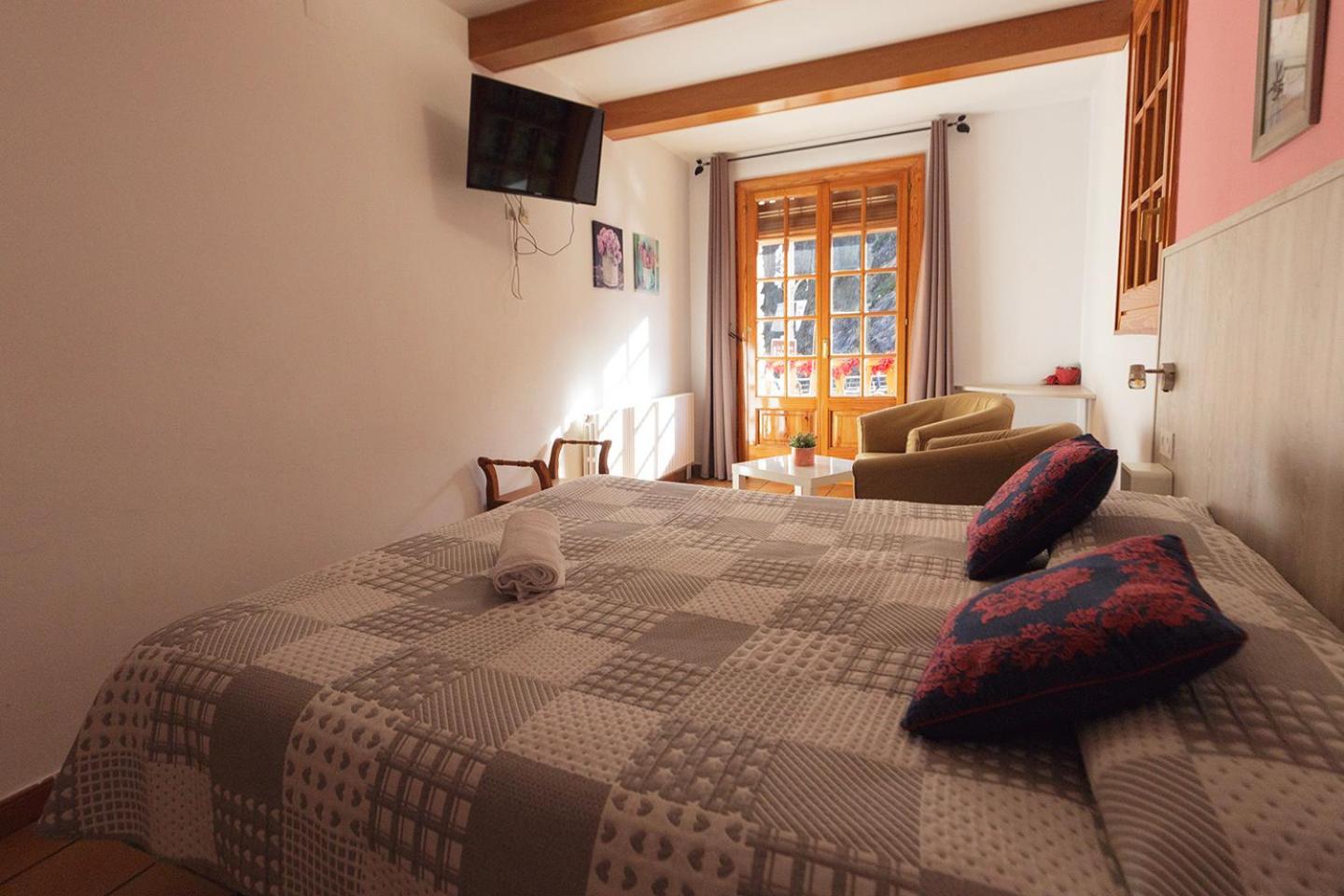 Hotel Lamoga Llavorsi Luaran gambar