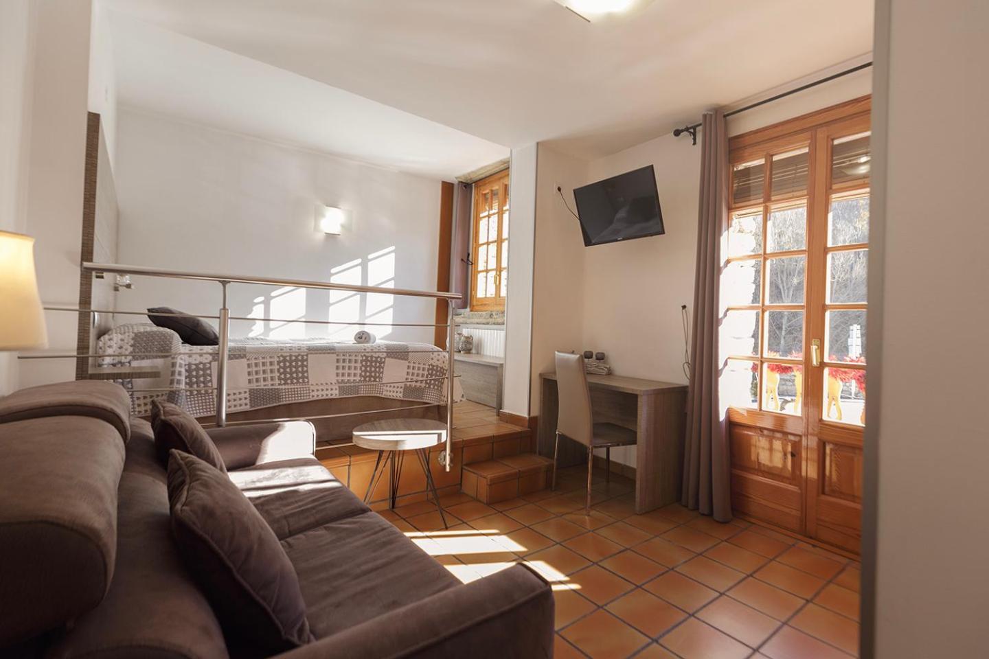 Hotel Lamoga Llavorsi Luaran gambar